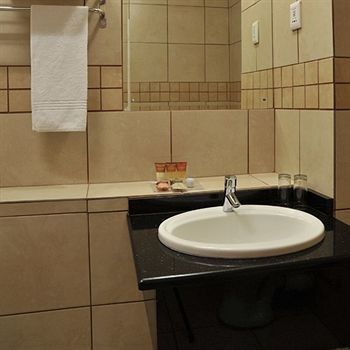 Hotel Protea By Marriott 3*